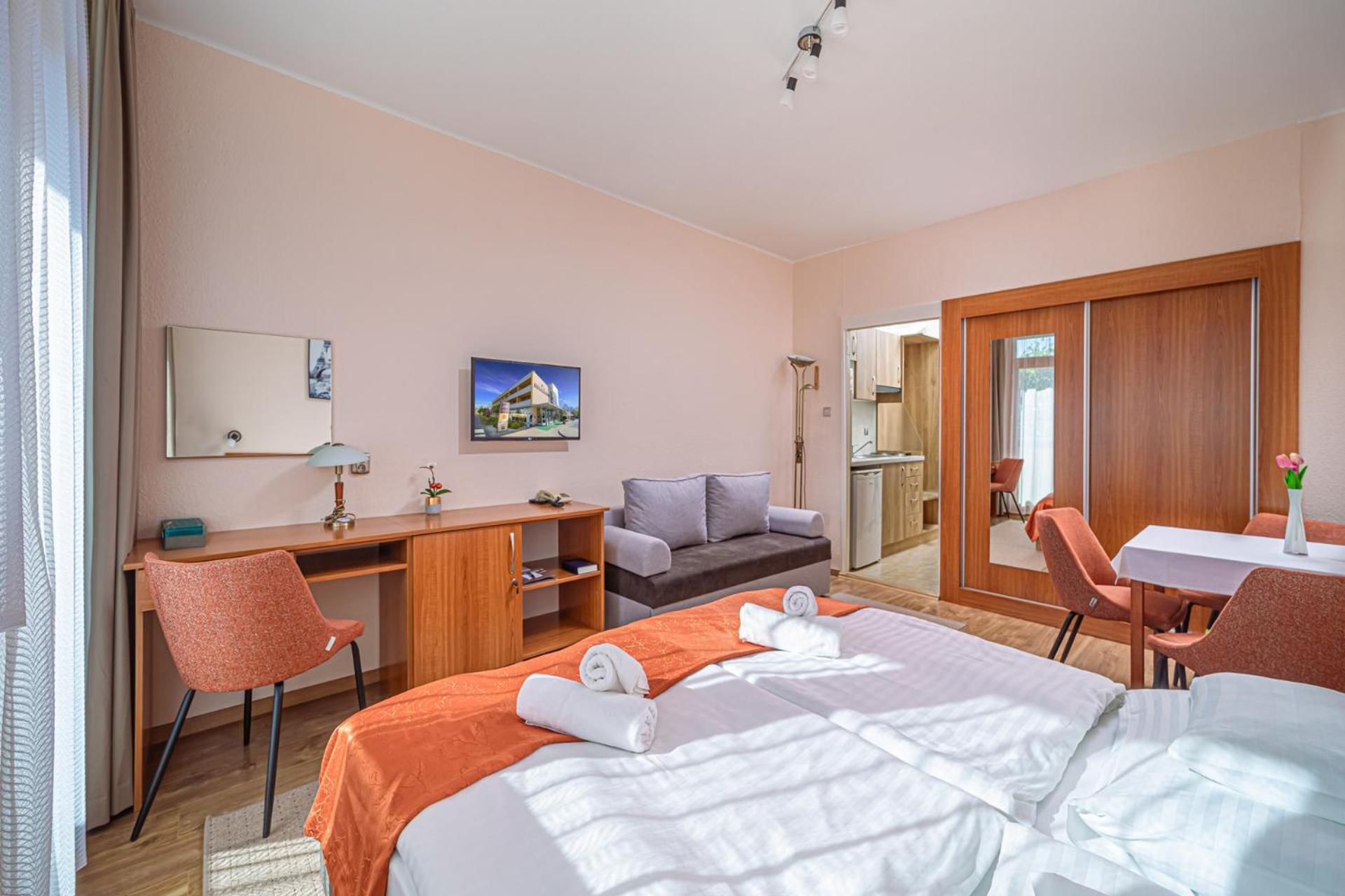 Apartman Hotel Bük Eksteriør bilde