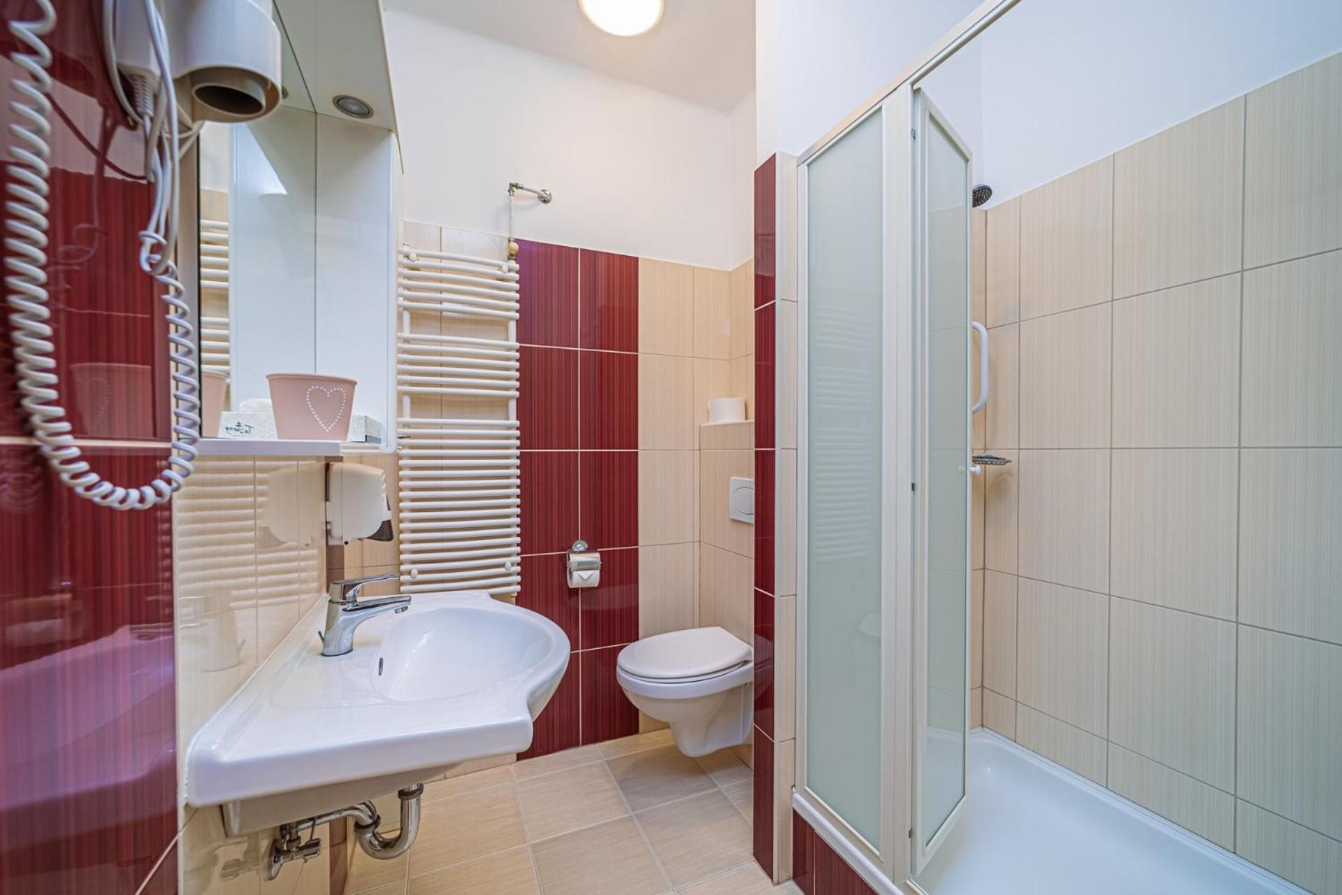 Apartman Hotel Bük Eksteriør bilde