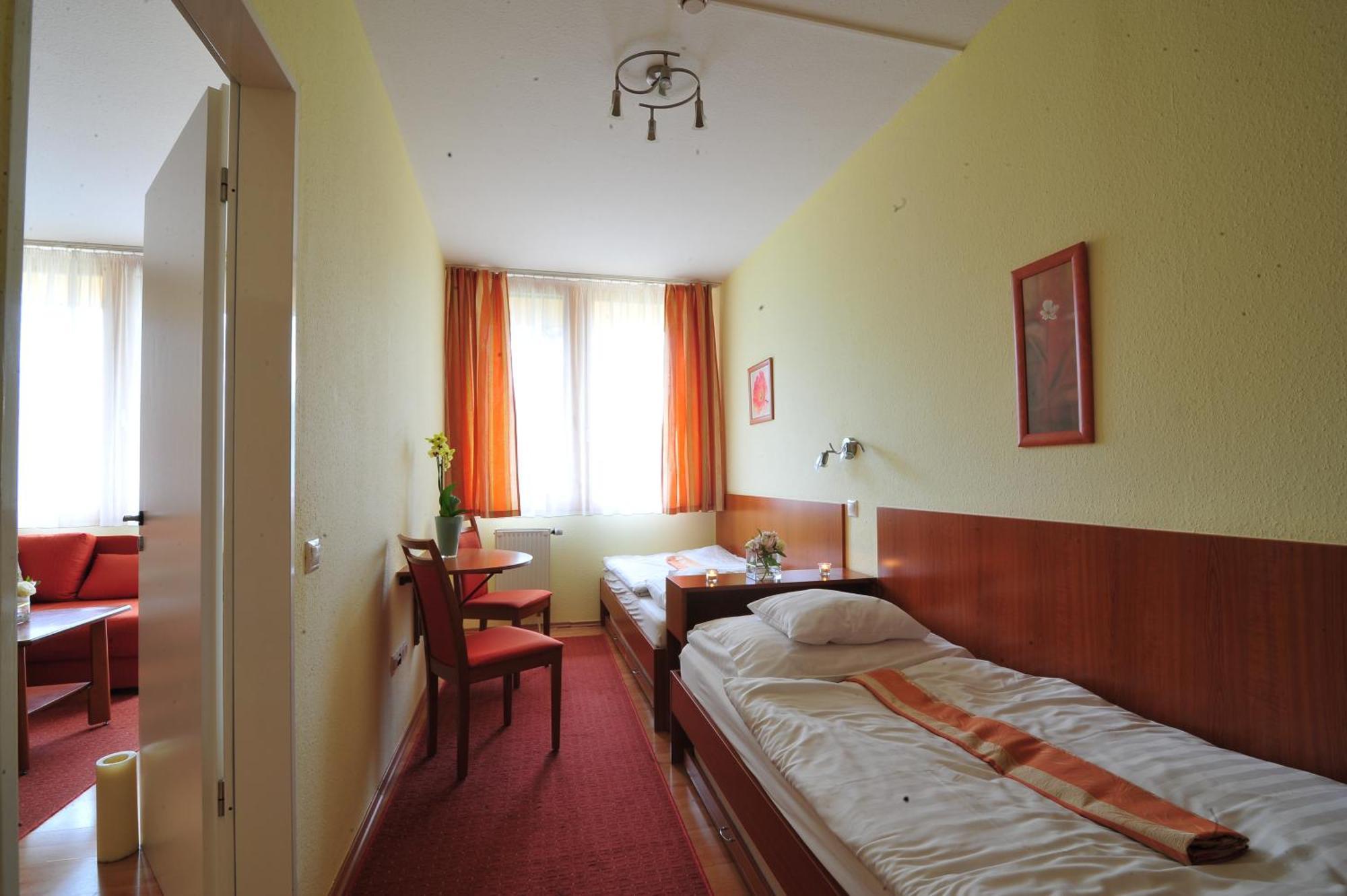 Apartman Hotel Bük Rom bilde